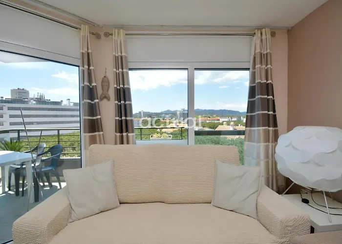 Fanals 4m Апартаменти